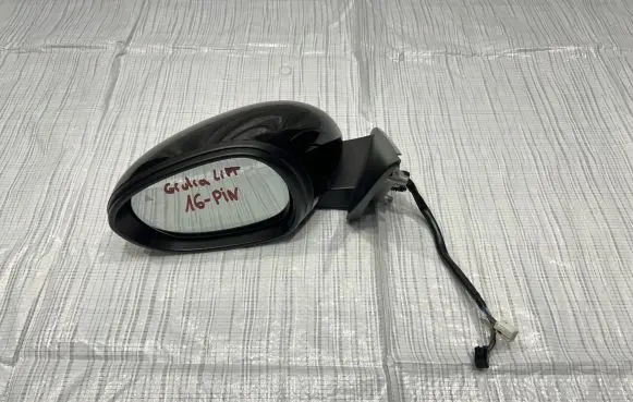 Alfa Romeo Giulia Front door electric wing mirror
