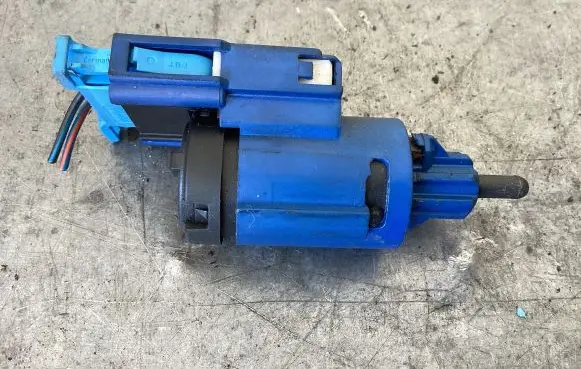 Volkswagen Polo IV 9N3 Clutch pedal sensor 1J0927189F 19322013 09158
