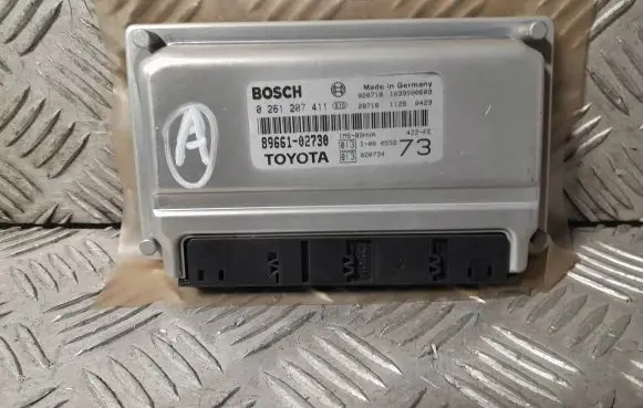 Toyota Corolla E120 E130 Engine control unit/module 8966102730