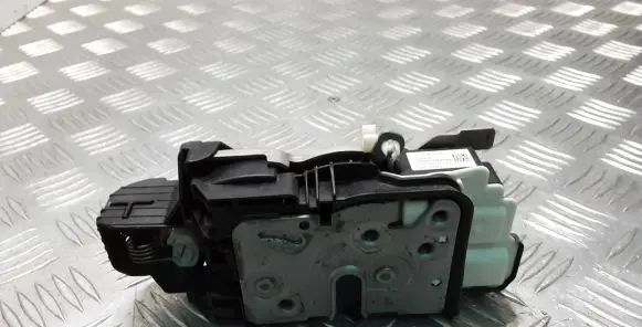 Volvo XC40 Front door lock 31349890