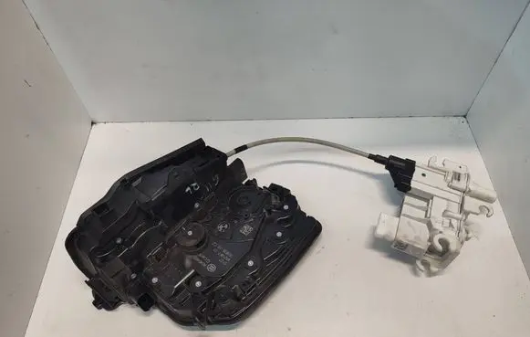 BMW 7 G11 G12 Rear door soft close latching motor 51225A36EA5 51227386241
