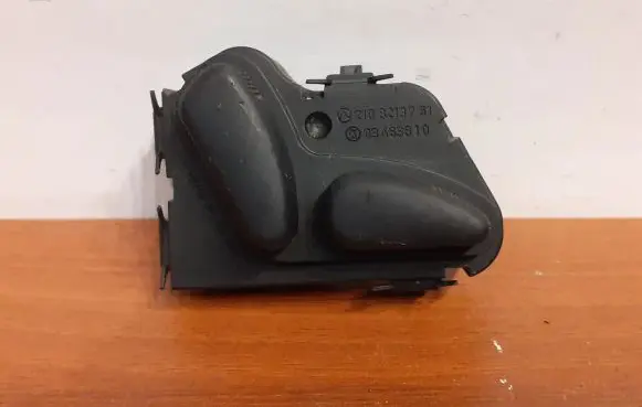 Mercedes-Benz E W210 Seat control switch 2108213751 10452