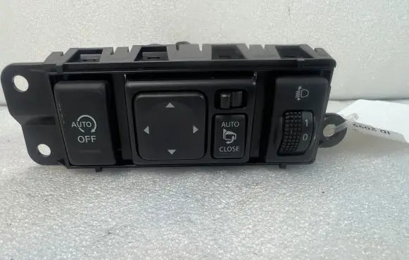 Nissan Juke I F15 A set of switches 25190BV80A 681RUBV80A