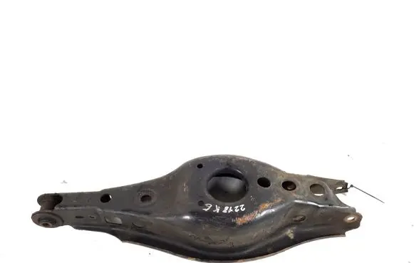 Toyota Auris 150 Rear control arm 48730-12240