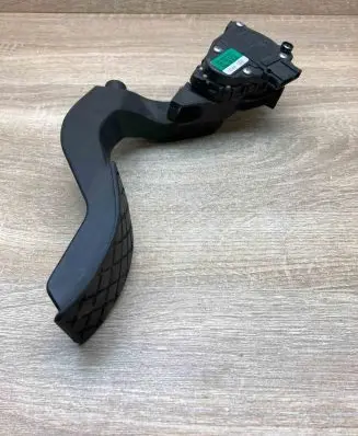 Volkswagen PASSAT B5.5 Accelerator throttle pedal 8D1721523E 6PV008375