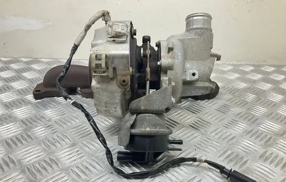 Volkswagen PASSAT B8 Turbo 04L253010T