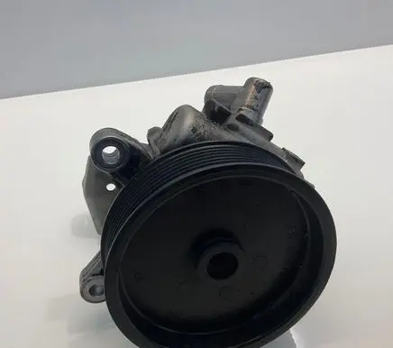Mercedes-Benz CLS C219 Power steering pump