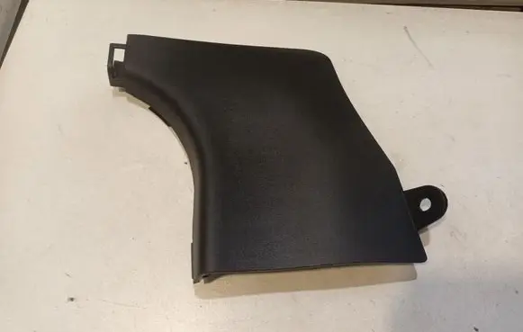 Foot area side trim