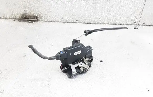 Volkswagen Phaeton Front door lock 3D1837015