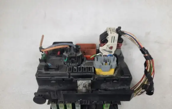 Citroen DS3 Fuse module 9667199780