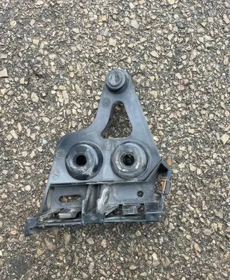 BMW 3 E90 E91 Bumper support mounting bracket corner 7127717