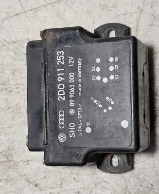 Volkswagen II LT Glow plug pre-heat relay 2D0911253