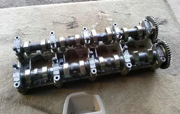Mercedes-Benz Sprinter W906 Camshaft 