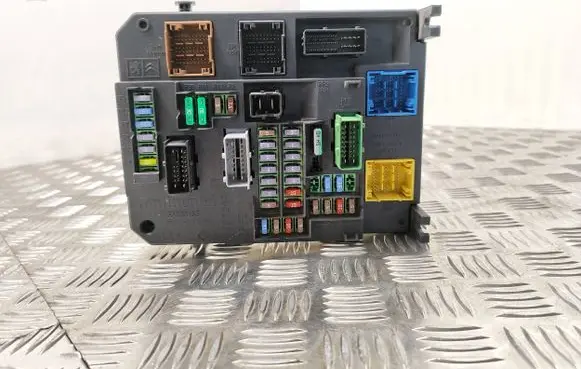 Peugeot 508 RXH BSM Control unit 9806688080 S180204005B BSIQ0501