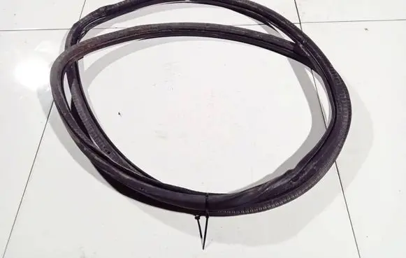 Volkswagen Touran I Rubber seal front coupe door 