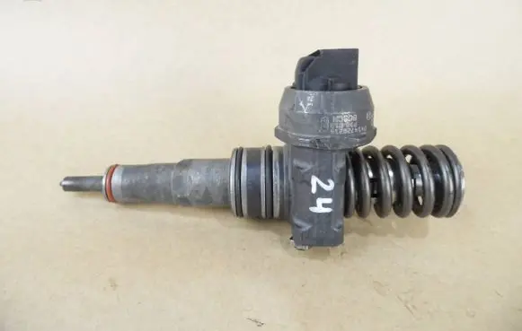 Volkswagen Sharan Fuel injector 038130073AR