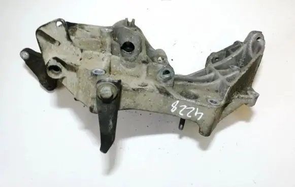 Audi A4 S4 B5 8D Engine mounting bracket