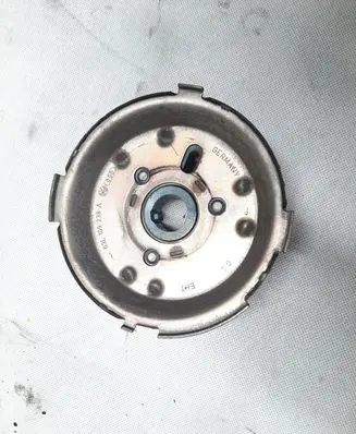 Volkswagen PASSAT B6 Timing chain sprocket 038109111E