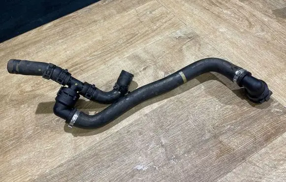 Land Rover Range Rover Velar Engine coolant pipe/hose GX738A589AG