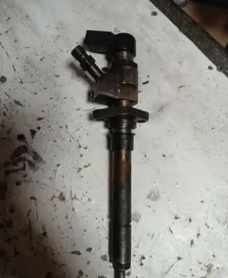 Fuel injector
