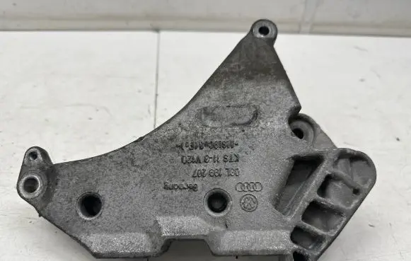 Volkswagen PASSAT CC Engine mounting bracket 03L199207
