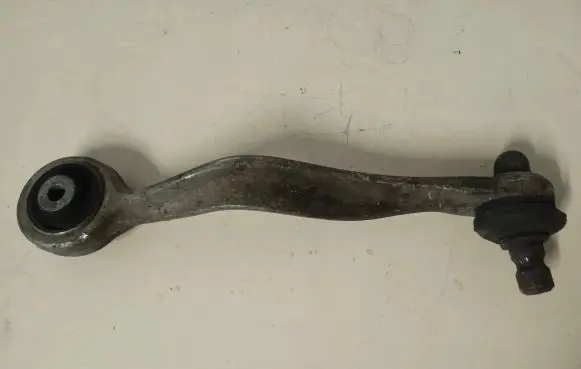 Ford Mondeo Mk III Front control arm 00700046