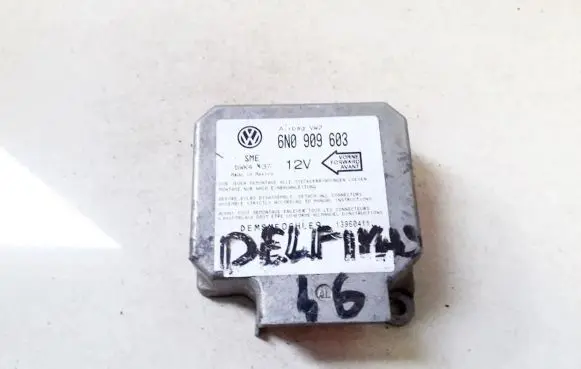 Volkswagen Golf III Airbag control unit/module 6n0909603 5wk4137