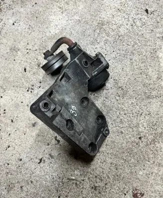 BMW 5 E39 A/C compressor mount bracket 7786194