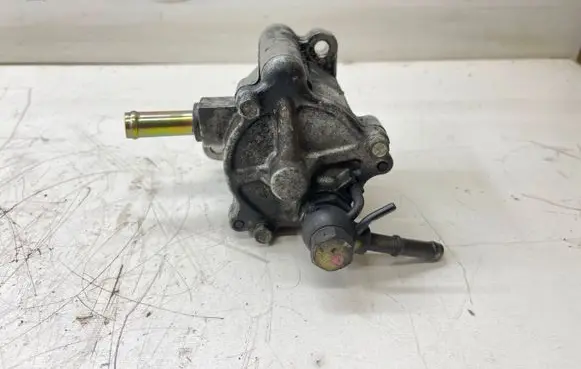 Toyota Corolla Verso E121 Vacuum pump