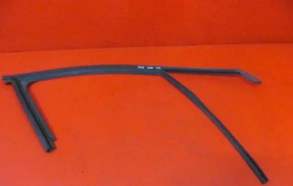 Peugeot 208 I Front door vent window glass four-door 9673086280