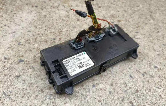 Volvo XC90 Fan control module 31455334 5HB01172805 CC612004