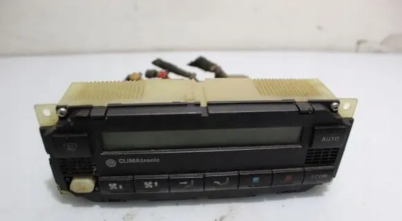 Volkswagen PASSAT B5 Climate control unit 5HB00761710