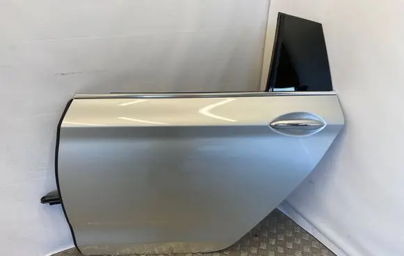 BMW 5 GT F07 Rear door