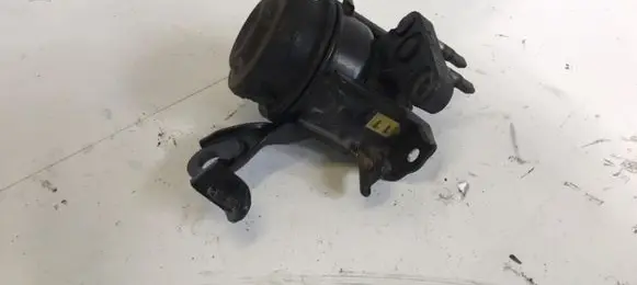 Toyota Corolla Verso E121 Engine mount bracket 2805368