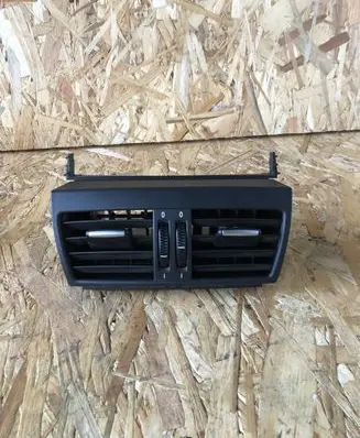 Rear air vent grill