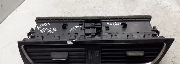 Audi A4 S4 B8 8K Dash center air vent grill 8T2820951B