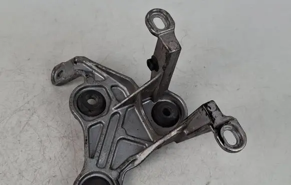 Mercedes-Benz E W212 ABS pump bracket A2044300110 C46000