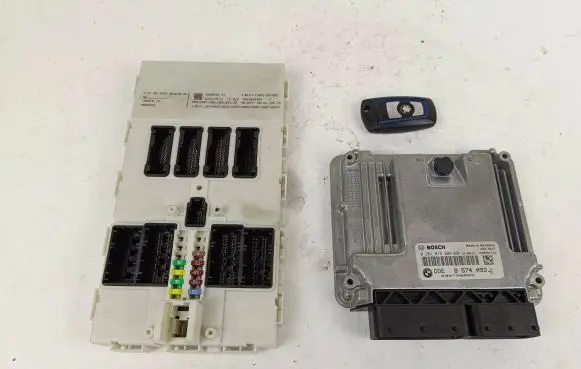 Engine ECU kit and lock set