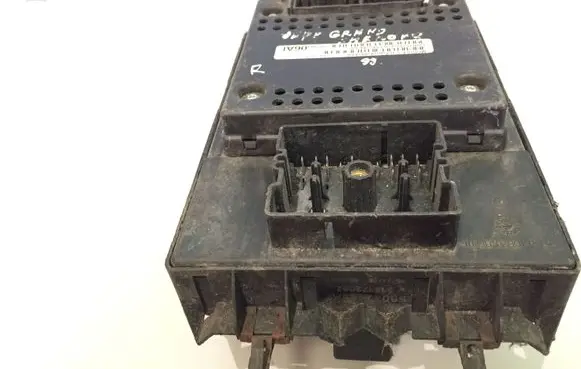 Jeep Grand Cherokee (WJ) Fuse module 56038406AI P56038406AI
