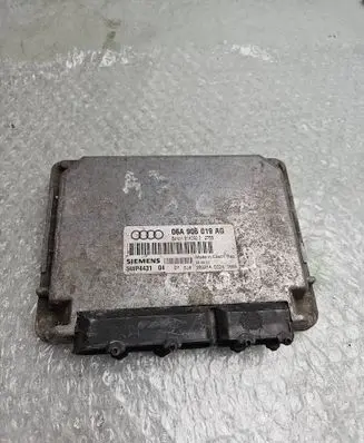 Audi A3 S3 8L Engine control unit/module 06A906019AG 5WP443104