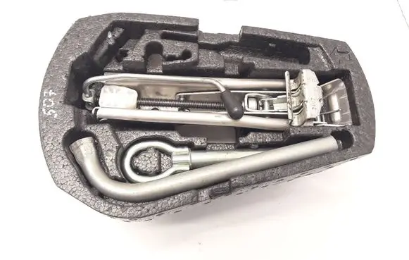 Seat Ibiza III (6L) Tool set 6Q0011031D 6Q0011031 4D0012219A