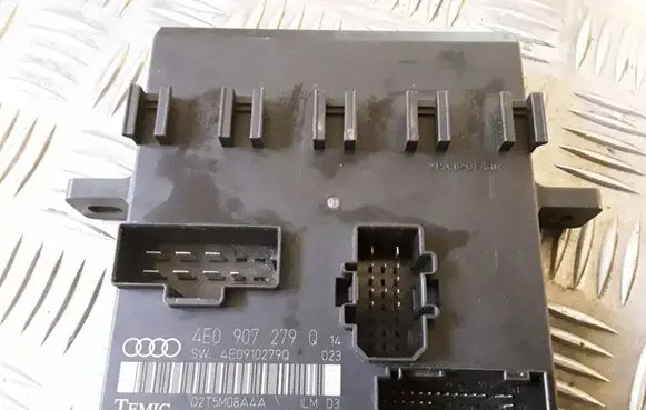 Audi A8 S8 D3 4E Comfort/convenience module 4E0907279Q 4E0910279Q 00007898B9