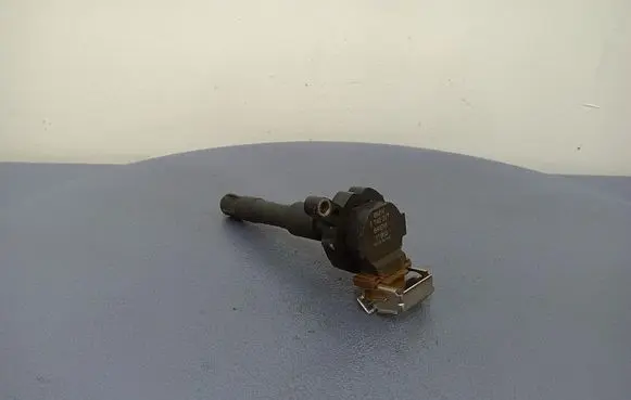 BMW 5 E39 High voltage ignition coil 1748017