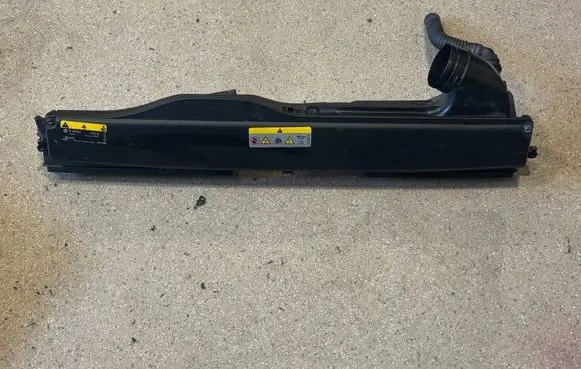 Volkswagen Golf VIII Air intake duct part 5Q0129254E 5Q0159621B