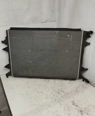 Volkswagen Jetta VI Coolant radiator 1K0121251EB M157051