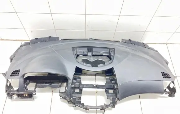 Mitsubishi Grandis Dashboard MN151976