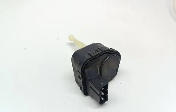 Headlight level adjustment motor