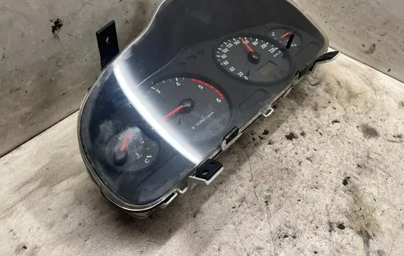 Hyundai Santa Fe Speedometer (instrument cluster) 200465100H