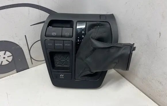 Toyota RAV 4 (XA50) Gear shift selector indicator 76L816 75L555