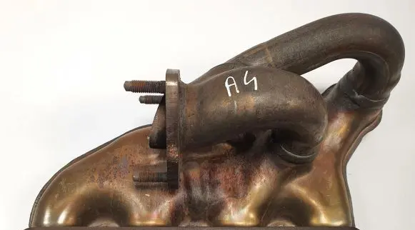 Audi A4 S4 B6 8E 8H Exhaust manifold 06D253031C